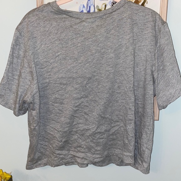 gray butterfly tee - Picture 3 of 3